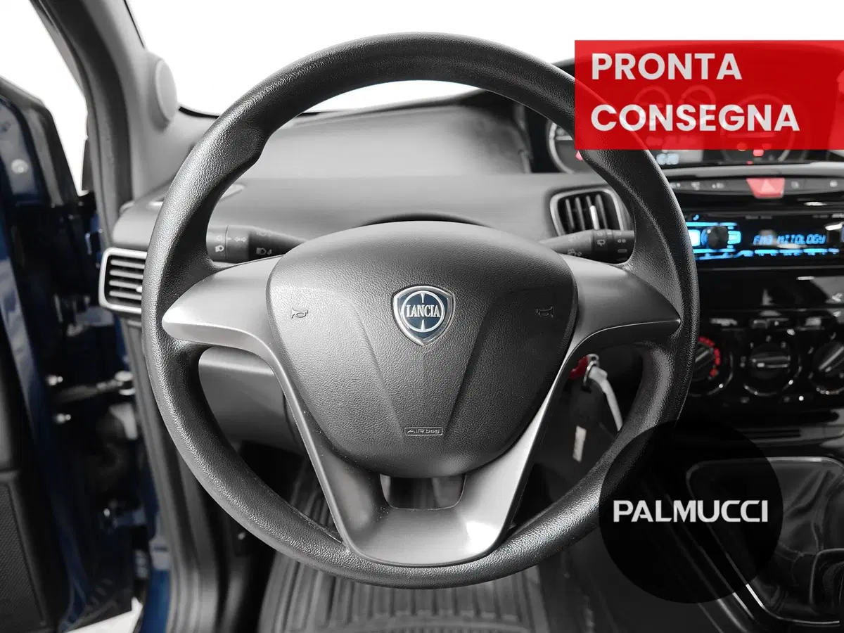 Lancia Ypsilon usata a Prato (11)