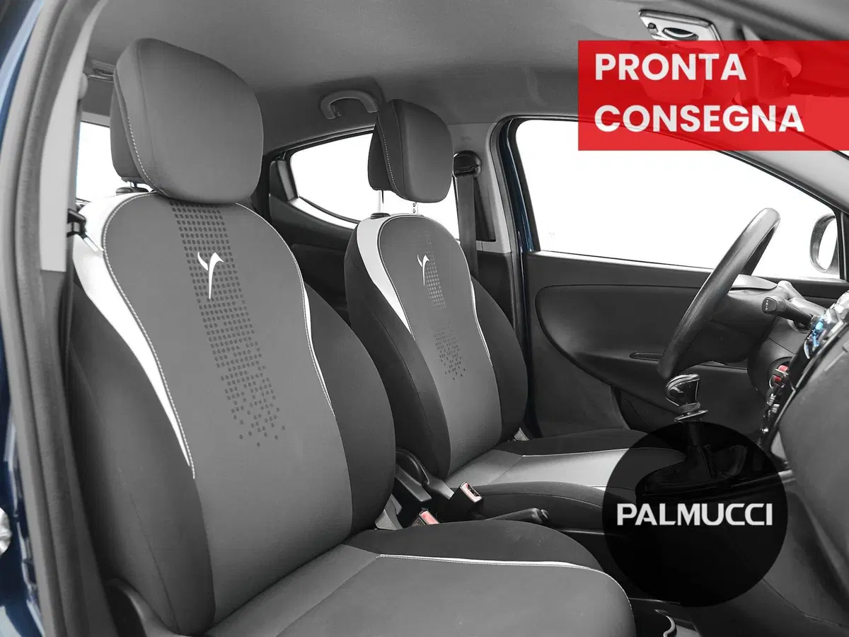 Lancia Ypsilon usata a Prato (15)
