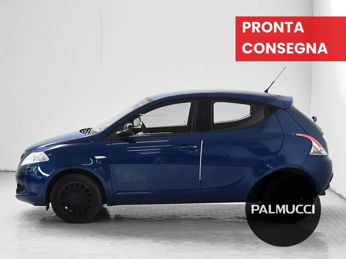 Lancia Ypsilon usata a Prato (4)