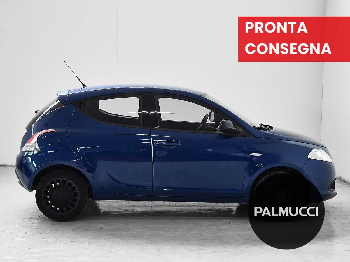 Lancia Ypsilon usata a Prato (5)