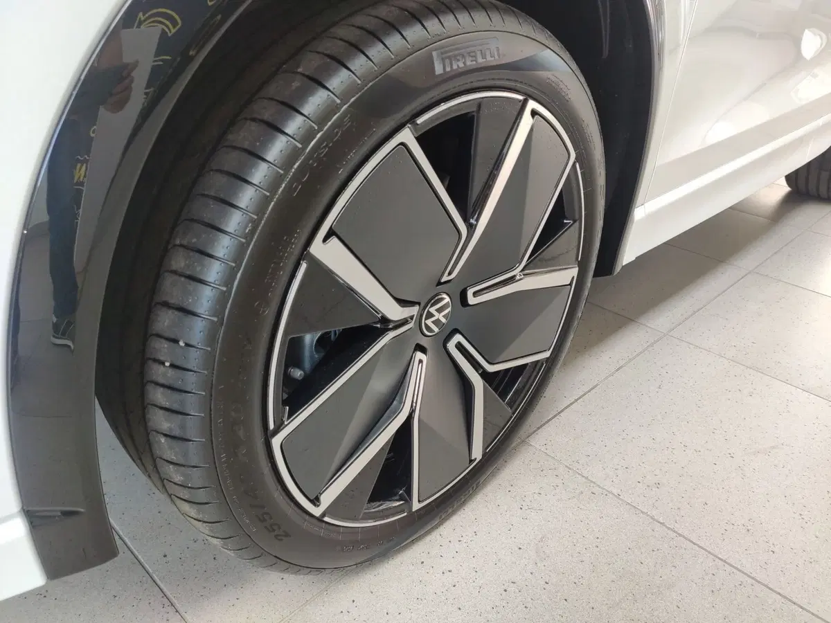 Volkswagen Tiguan nuova a Avellino (3)