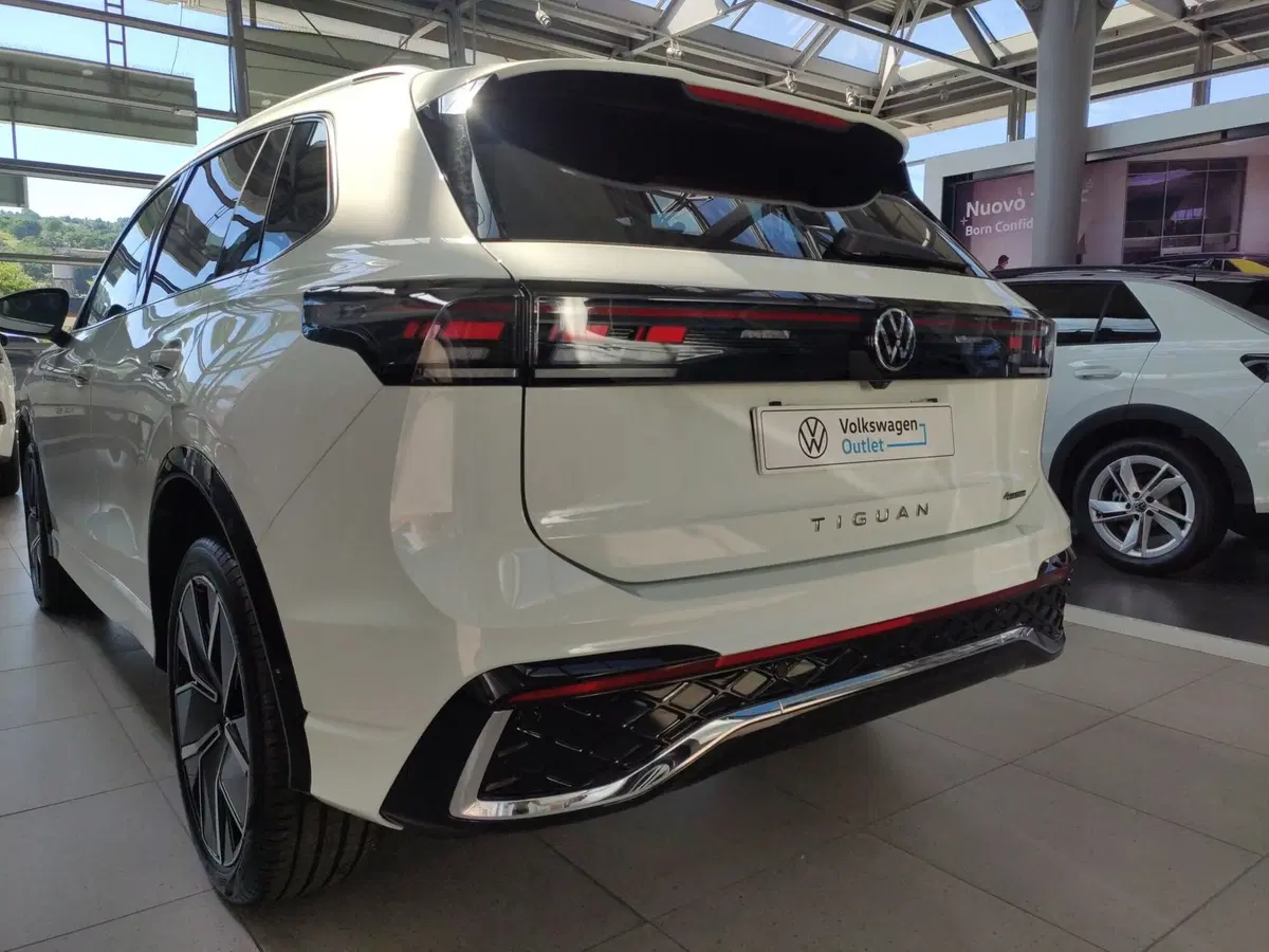 Volkswagen Tiguan nuova a Avellino (7)