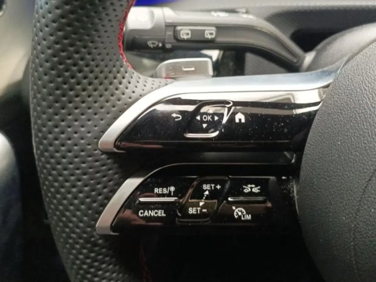 Mercedes-Benz CLA Shooting Brake usata a Milano (12)