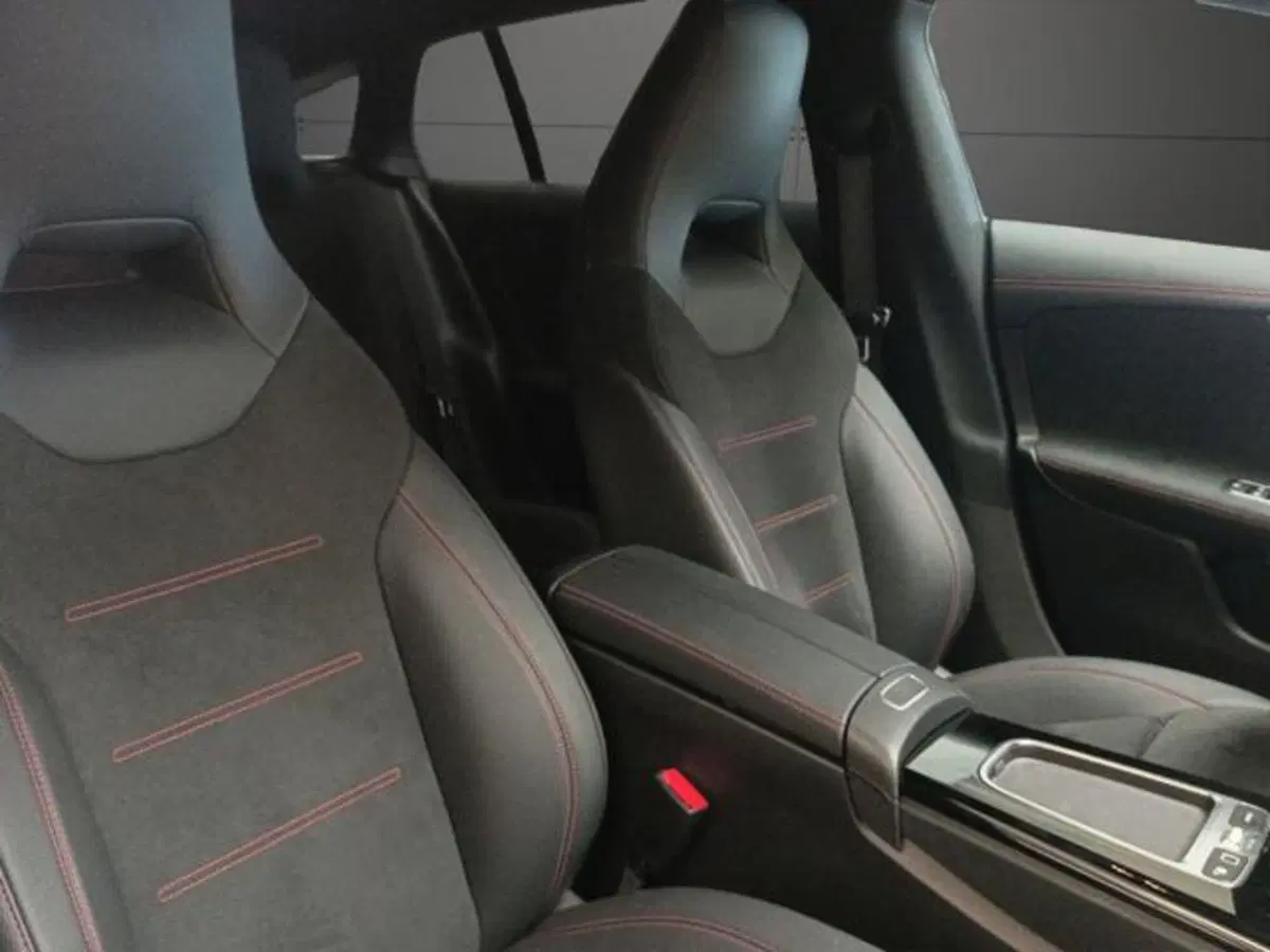 Mercedes-Benz CLA Shooting Brake usata a Milano (13)