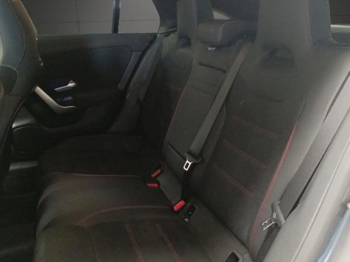 Mercedes-Benz CLA Shooting Brake usata a Milano (14)