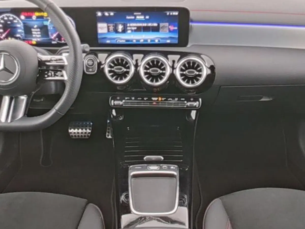 Mercedes-Benz CLA Shooting Brake usata a Milano (5)