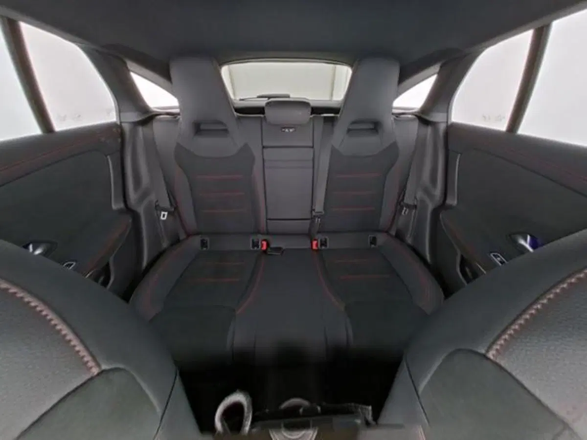 Mercedes-Benz CLA Shooting Brake usata a Milano (8)