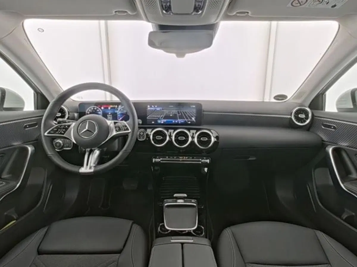 Mercedes-Benz Classe A Sedan usata a Milano (4)