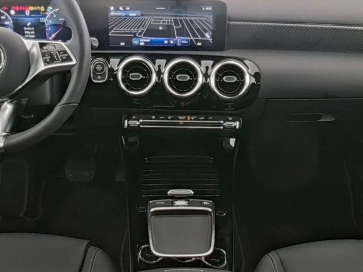 Mercedes-Benz Classe A Sedan usata a Milano (7)