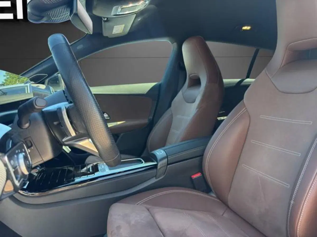 Mercedes-Benz CLA Shooting Brake usata a Milano (13)