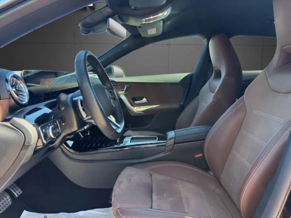 Mercedes-Benz CLA Shooting Brake usata a Milano (15)