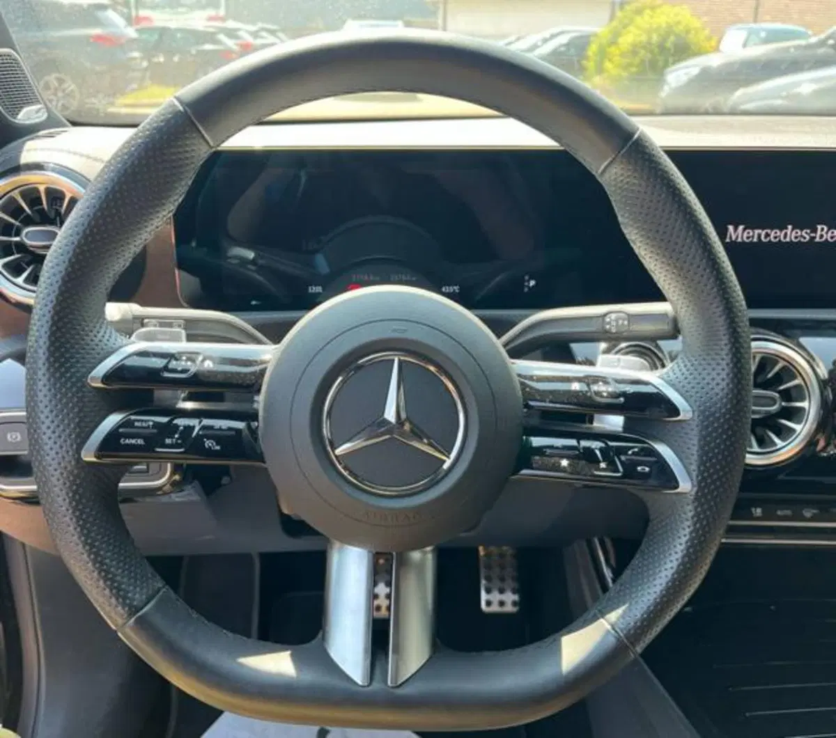 Mercedes-Benz CLA Shooting Brake usata a Milano (16)
