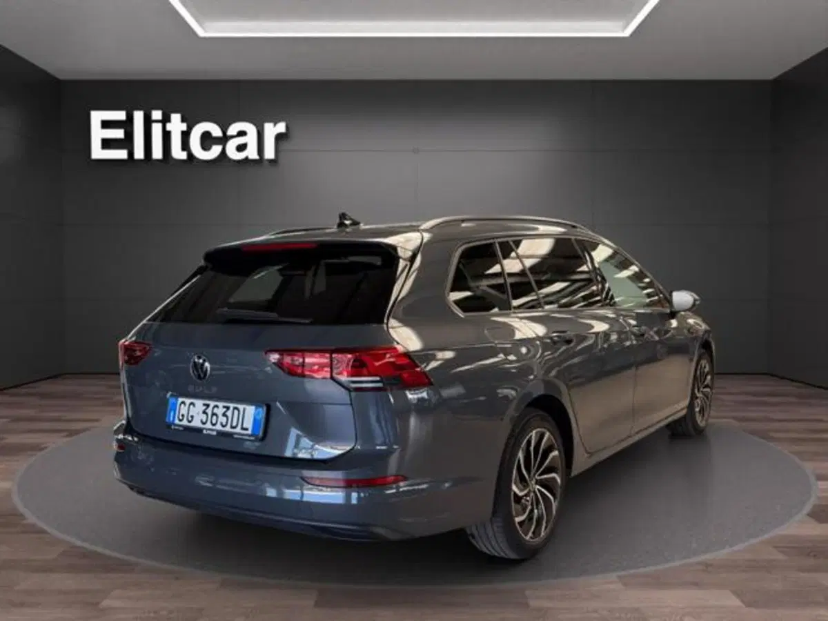 Volkswagen Golf Variant usata a Milano (6)