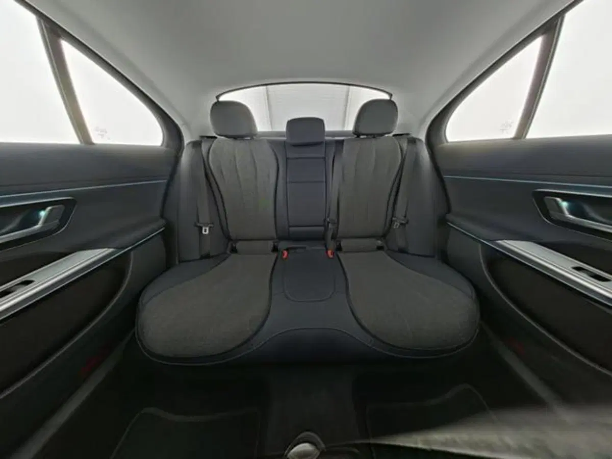 Mercedes-Benz Classe E usata a Milano (8)