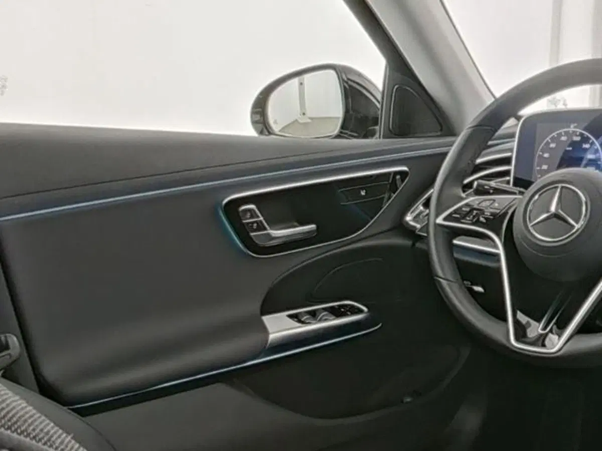 Mercedes-Benz Classe E usata a Milano (9)