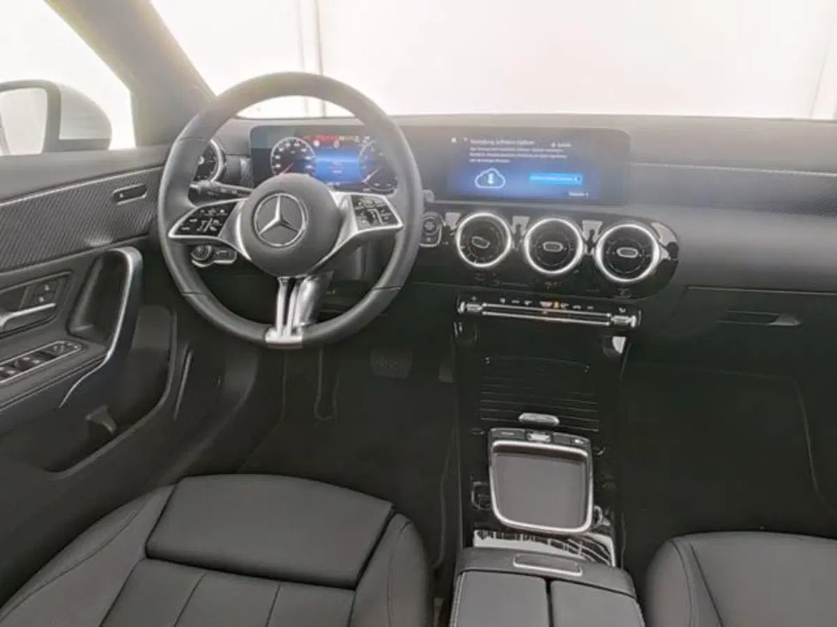 Mercedes-Benz Classe A Sedan usata a Milano (7)
