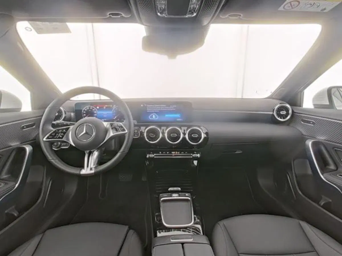 Mercedes-Benz Classe A Sedan usata a Milano (8)