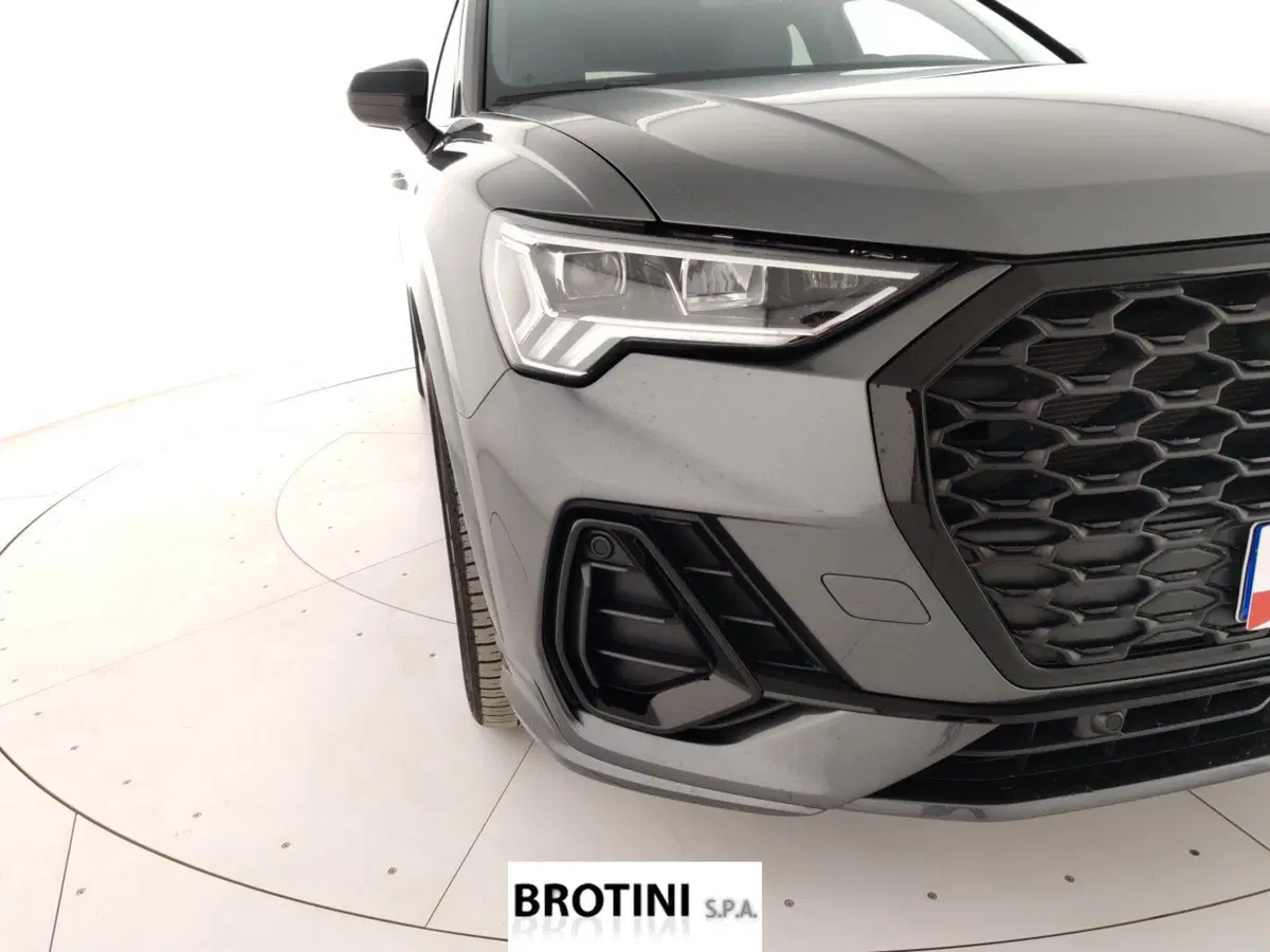 Audi Q3 Sportback usata a Massa-Carrara (5)