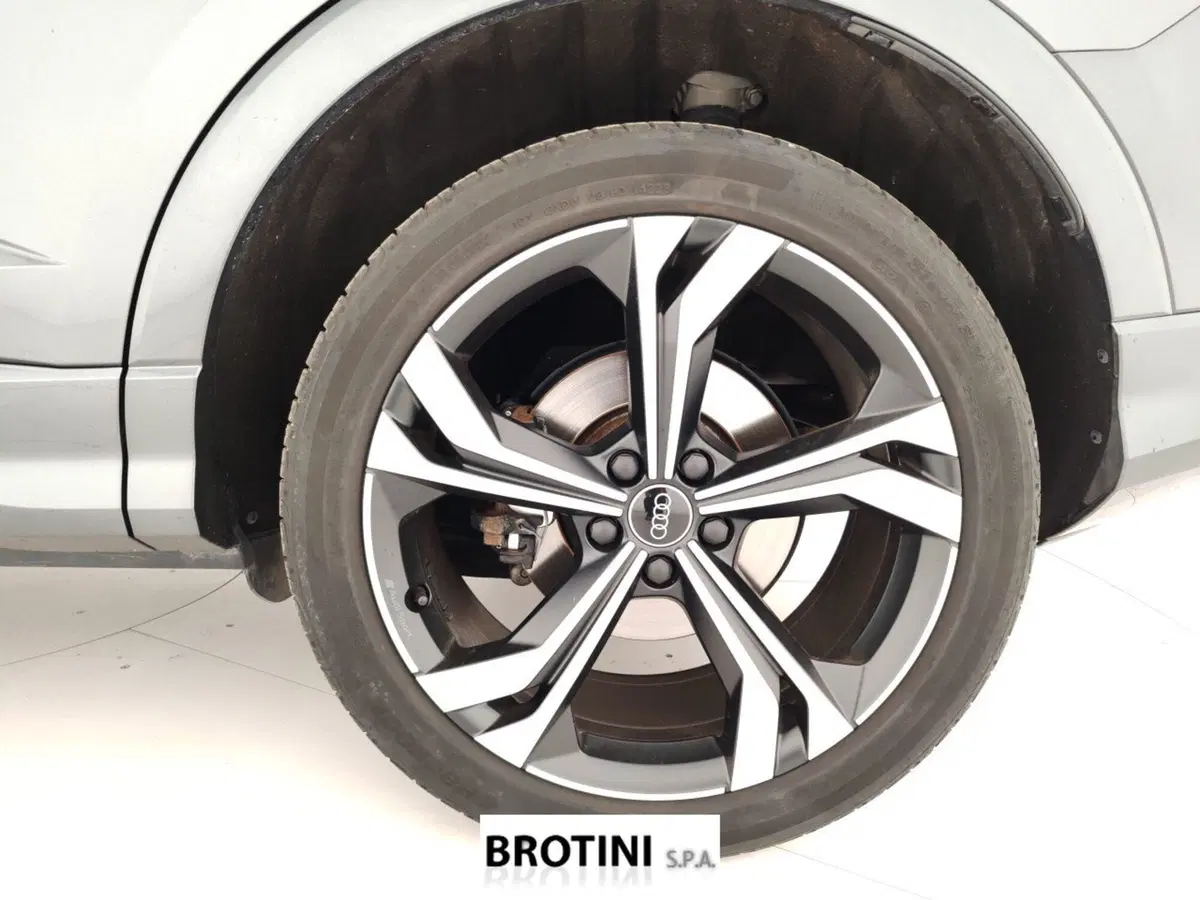 Audi Q3 Sportback usata a Massa-Carrara (6)