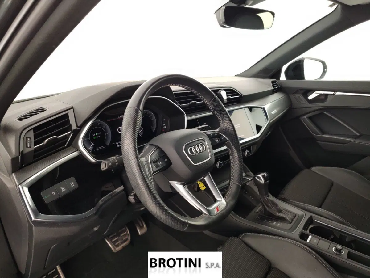 Audi Q3 Sportback usata a Massa-Carrara (8)