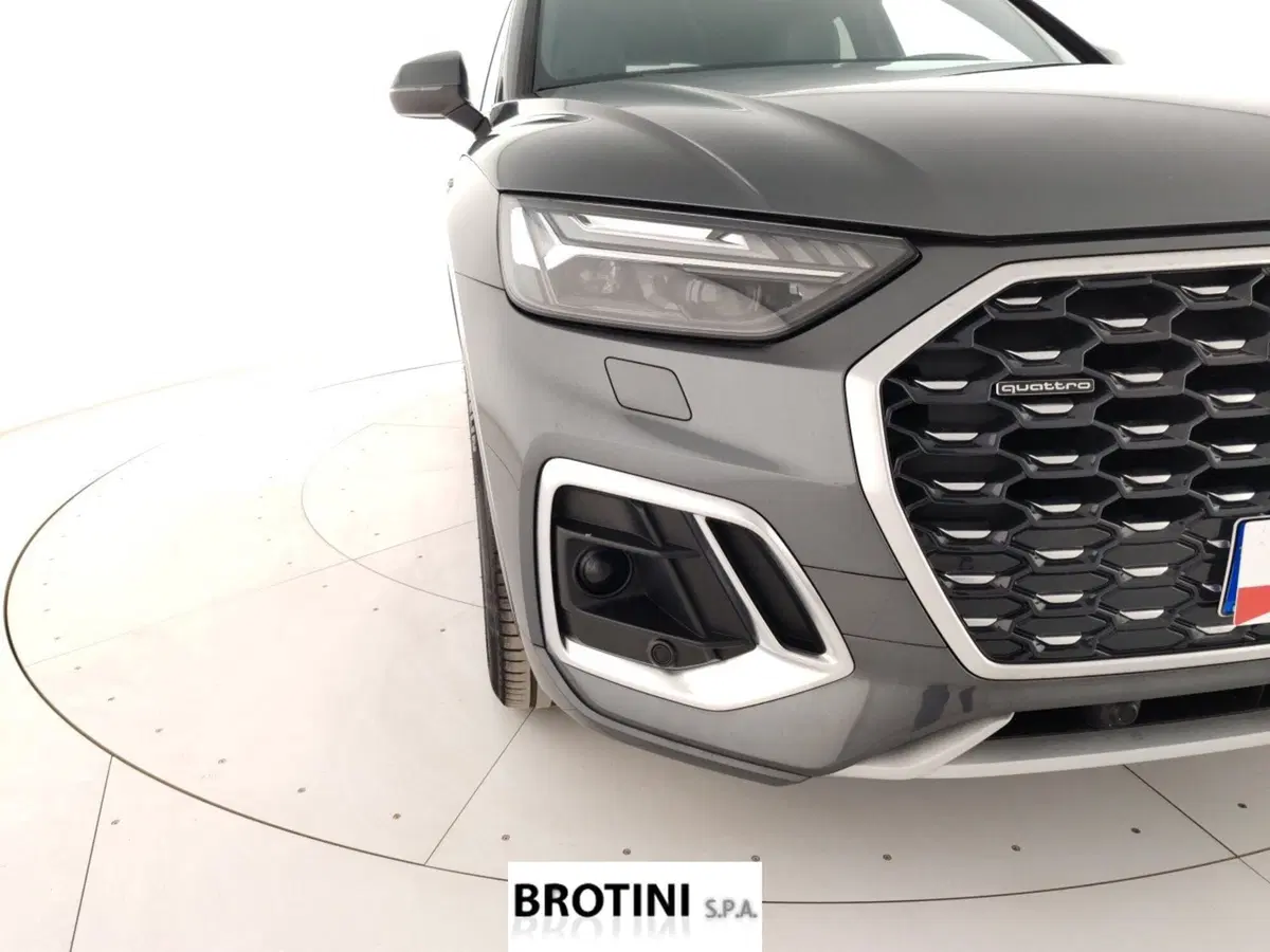 Audi Q4 Sportback usata a Massa-Carrara (5)