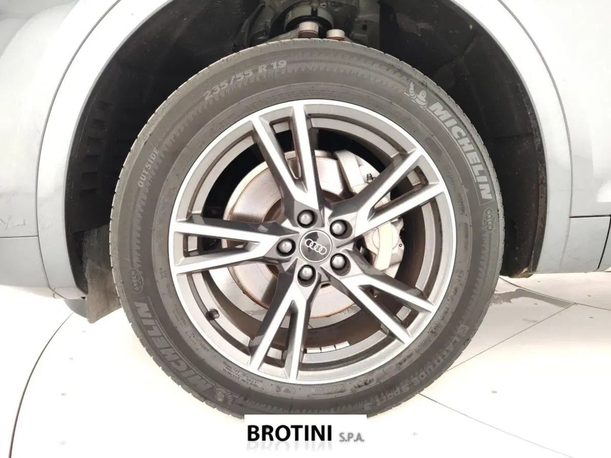 Audi Q4 Sportback usata a Massa-Carrara (6)
