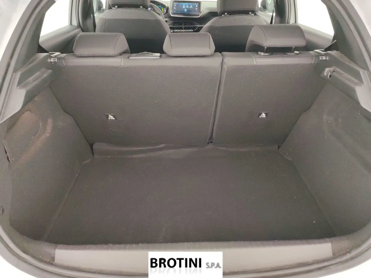 Peugeot 208 usata a Massa-Carrara (15)
