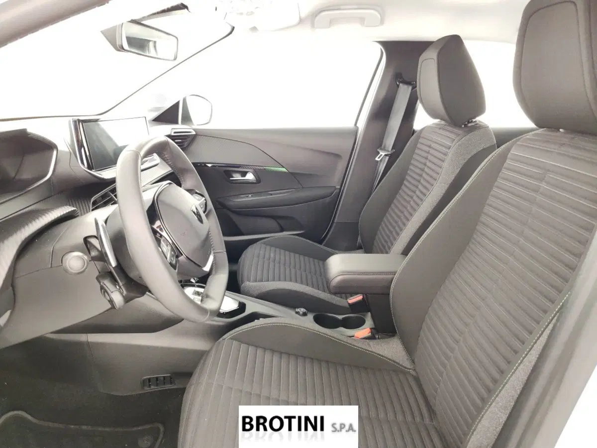Peugeot 208 usata a Massa-Carrara (7)