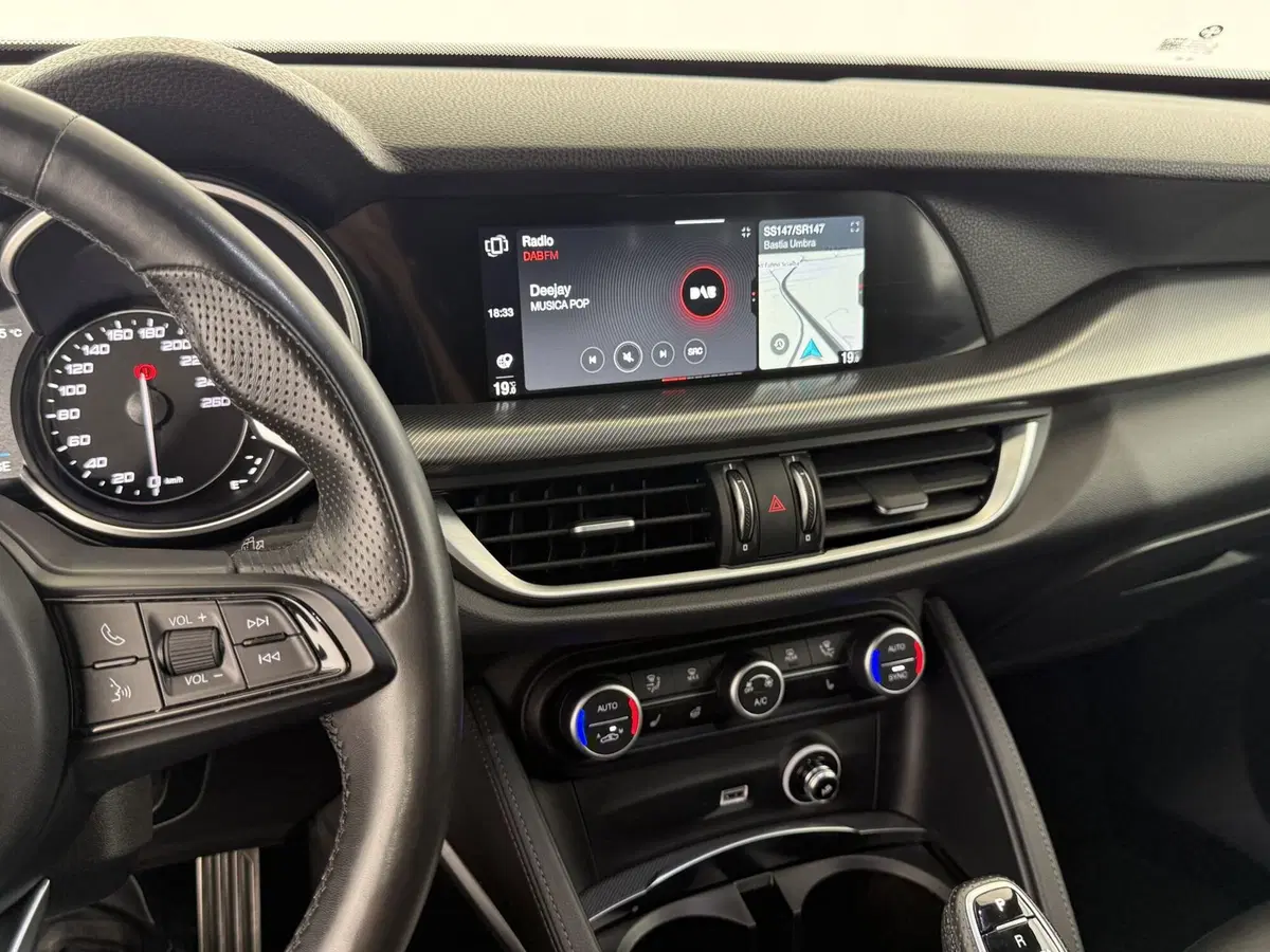 Alfa Romeo Stelvio usata a Perugia (14)