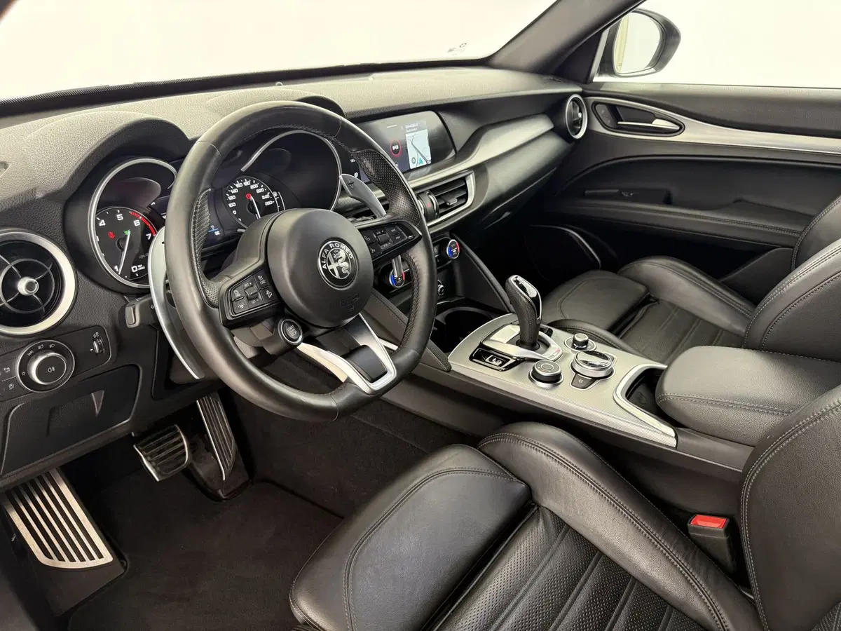 Alfa Romeo Stelvio usata a Perugia (16)