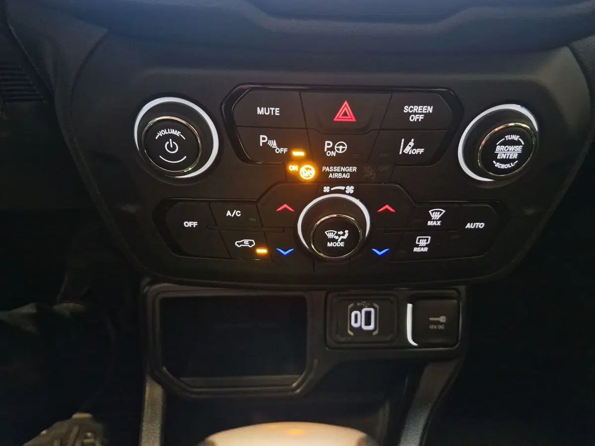 Jeep Renegade usata a Varese (13)