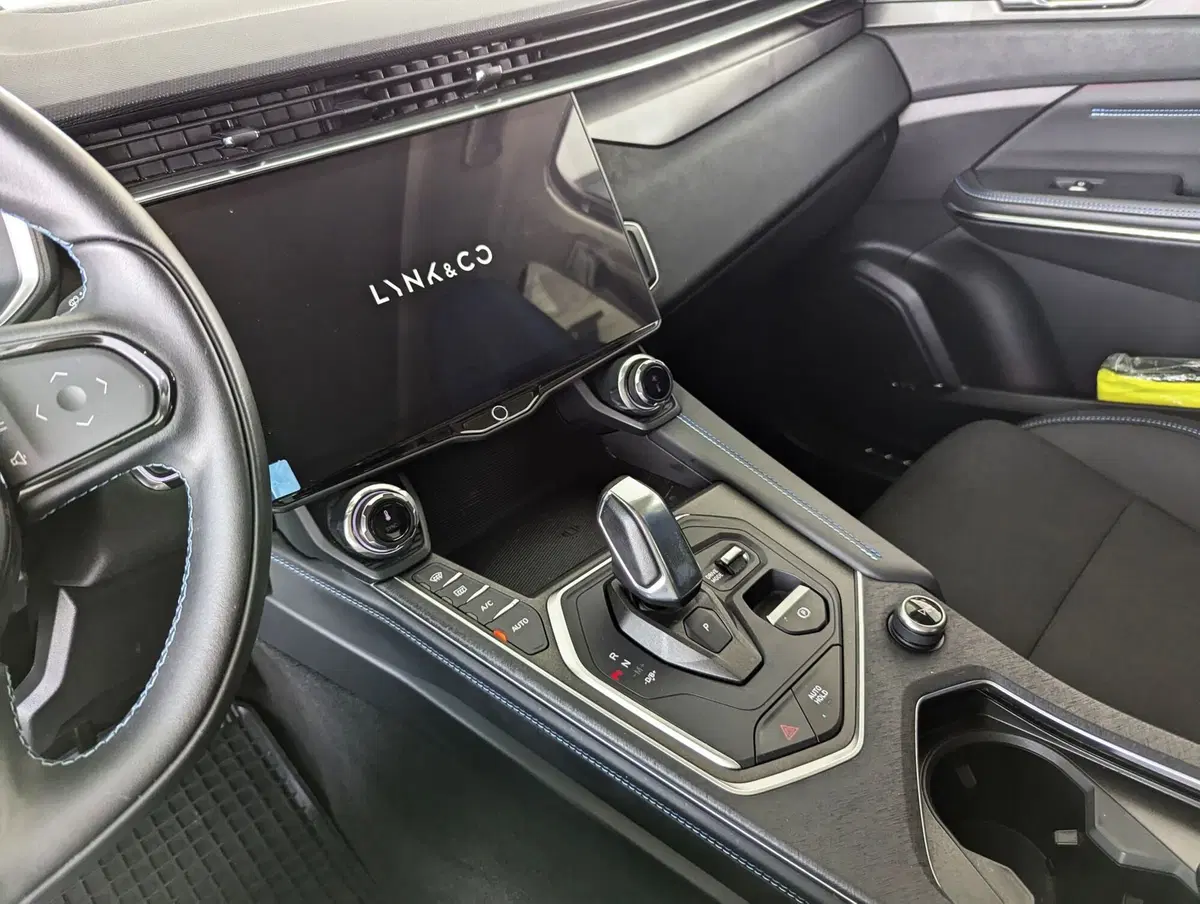 Lynk & Co 01 usata a Pescara (13)