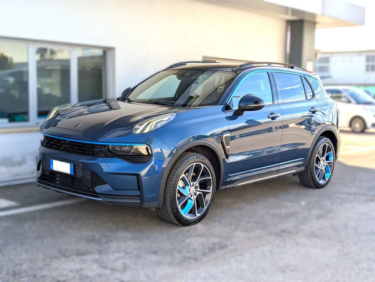 Lynk & Co 01 usata a Pescara (2)