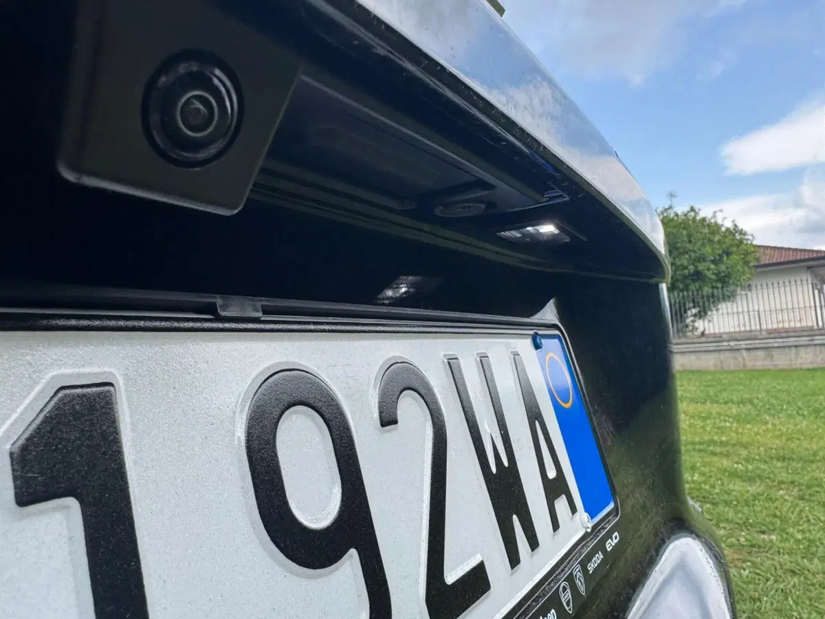 Jeep Avenger nuova a Salerno (12)