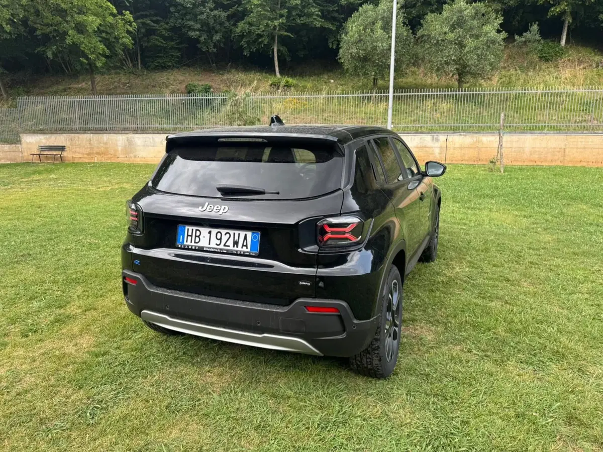 Jeep Avenger nuova a Salerno (4)