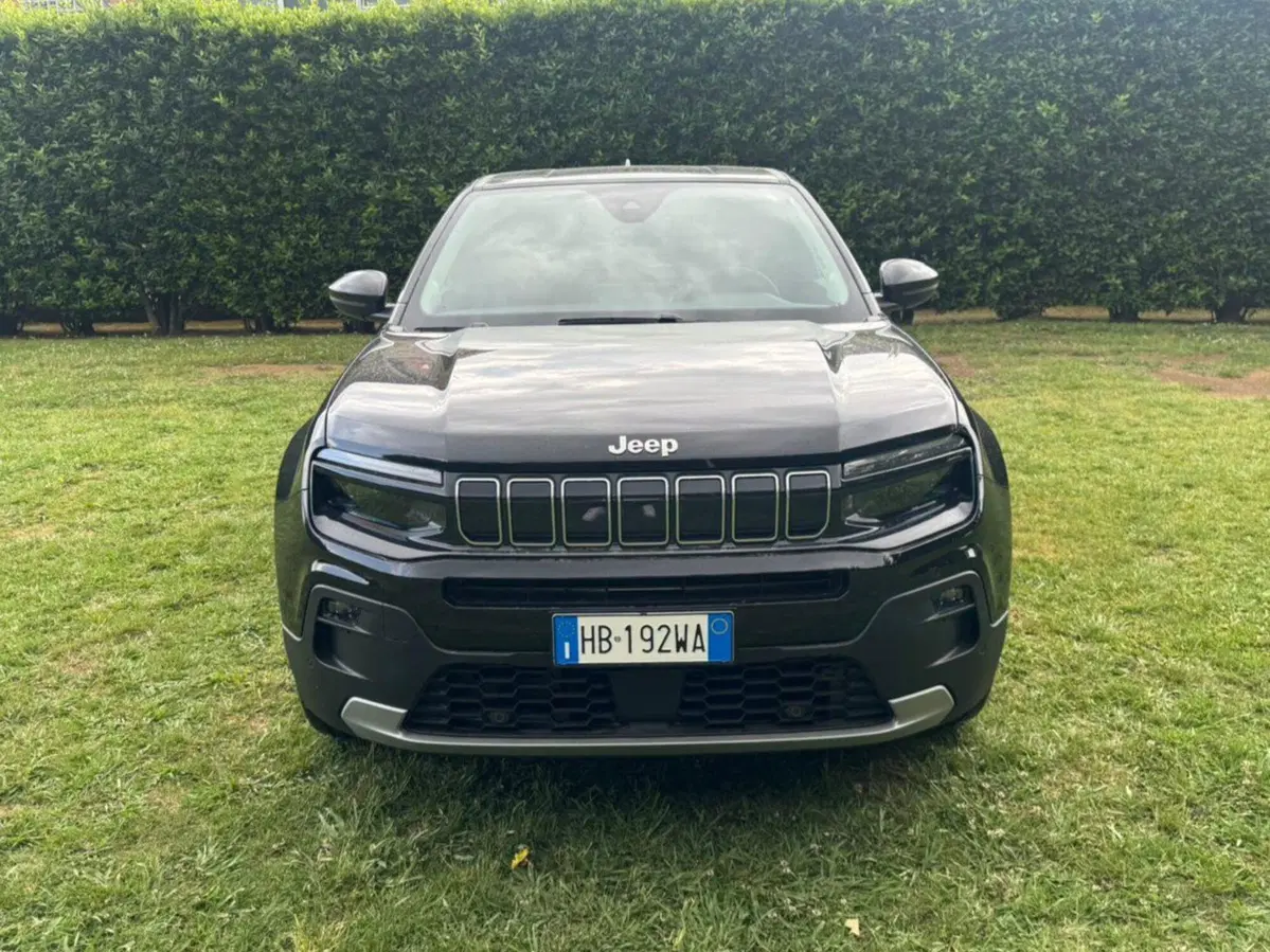 Jeep Avenger nuova a Salerno (9)
