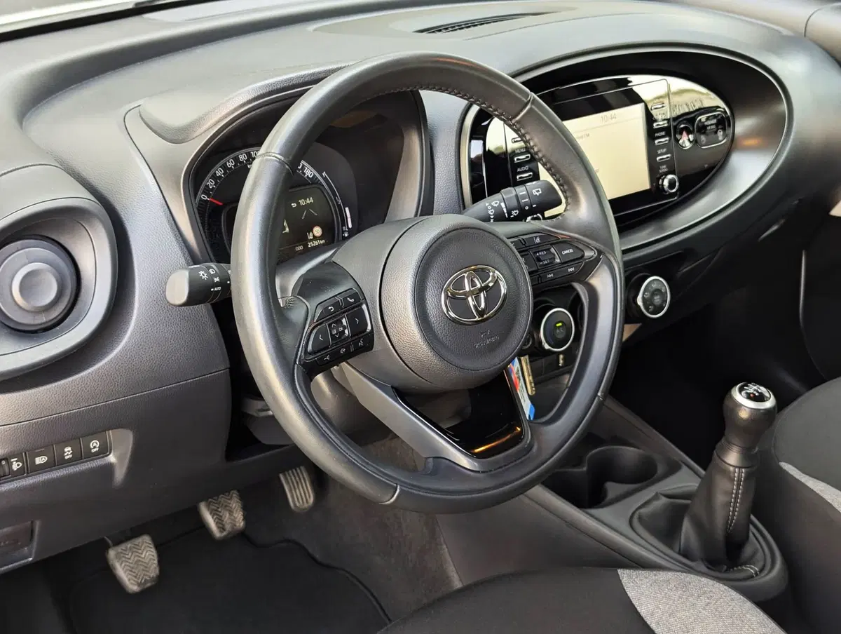 Toyota Aygo X usata a Pescara (9)