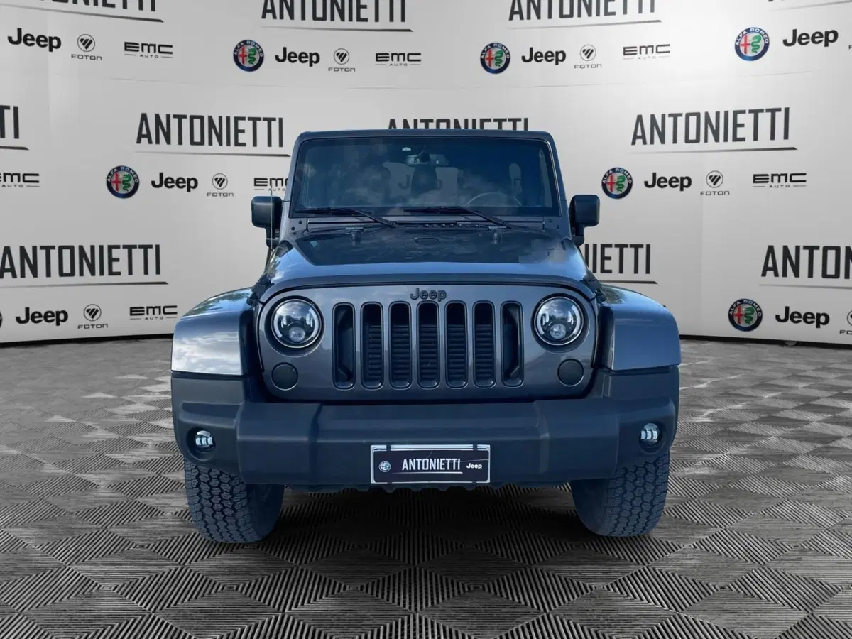 Jeep Wrangler Unlimited usata a Ancona (2)