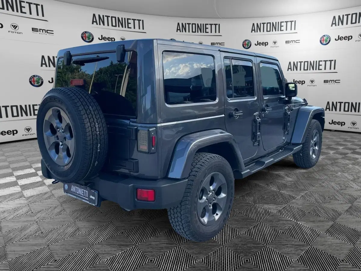 Jeep Wrangler Unlimited usata a Ancona (5)