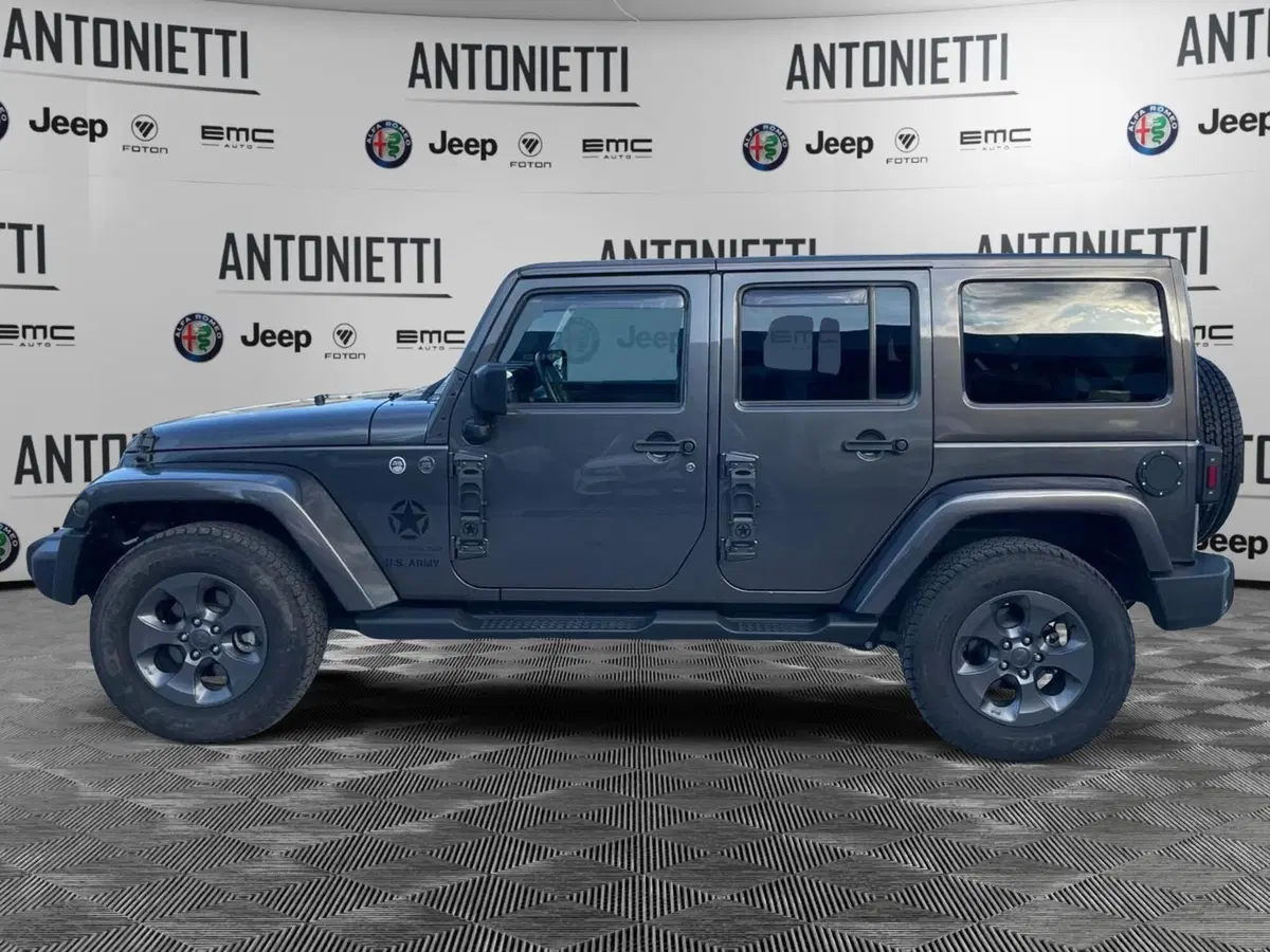 Jeep Wrangler Unlimited usata a Ancona (8)