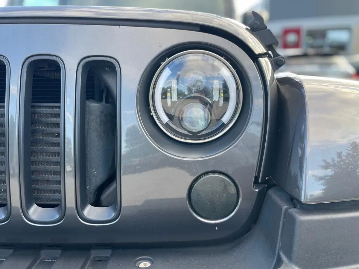 Jeep Wrangler Unlimited usata a Ancona (9)