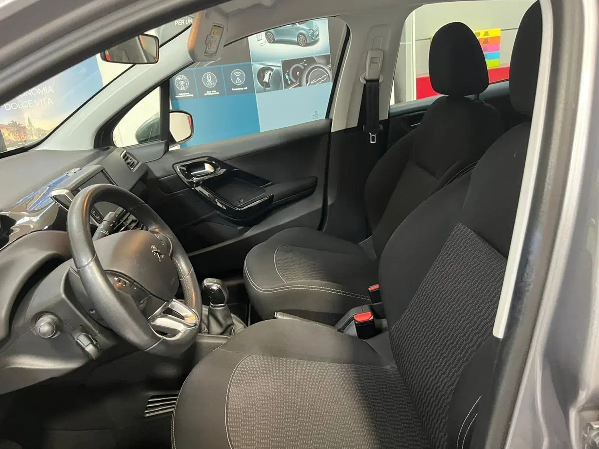 Peugeot 208 usata a Lucca (10)