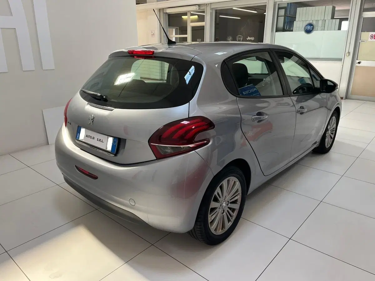 Peugeot 208 usata a Lucca (4)