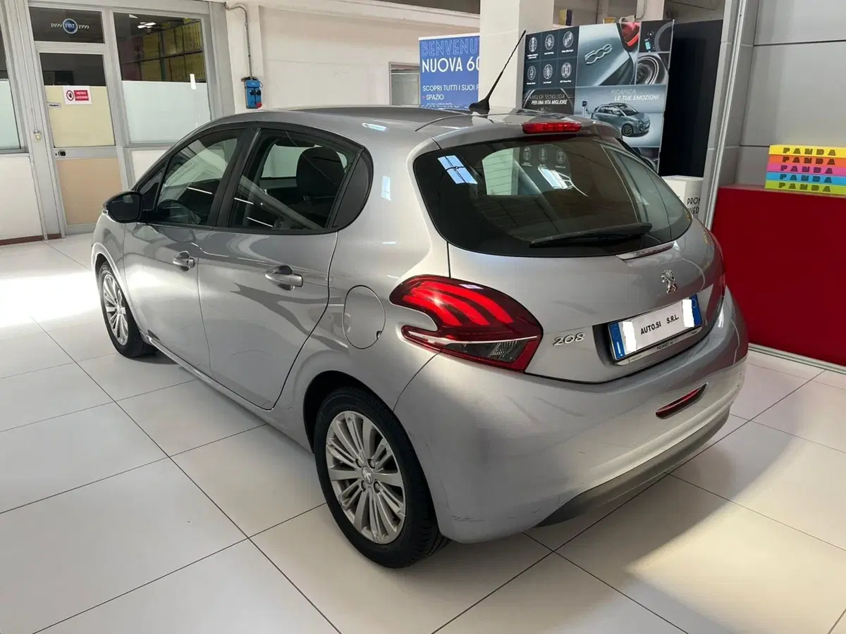 Peugeot 208 usata a Lucca (6)