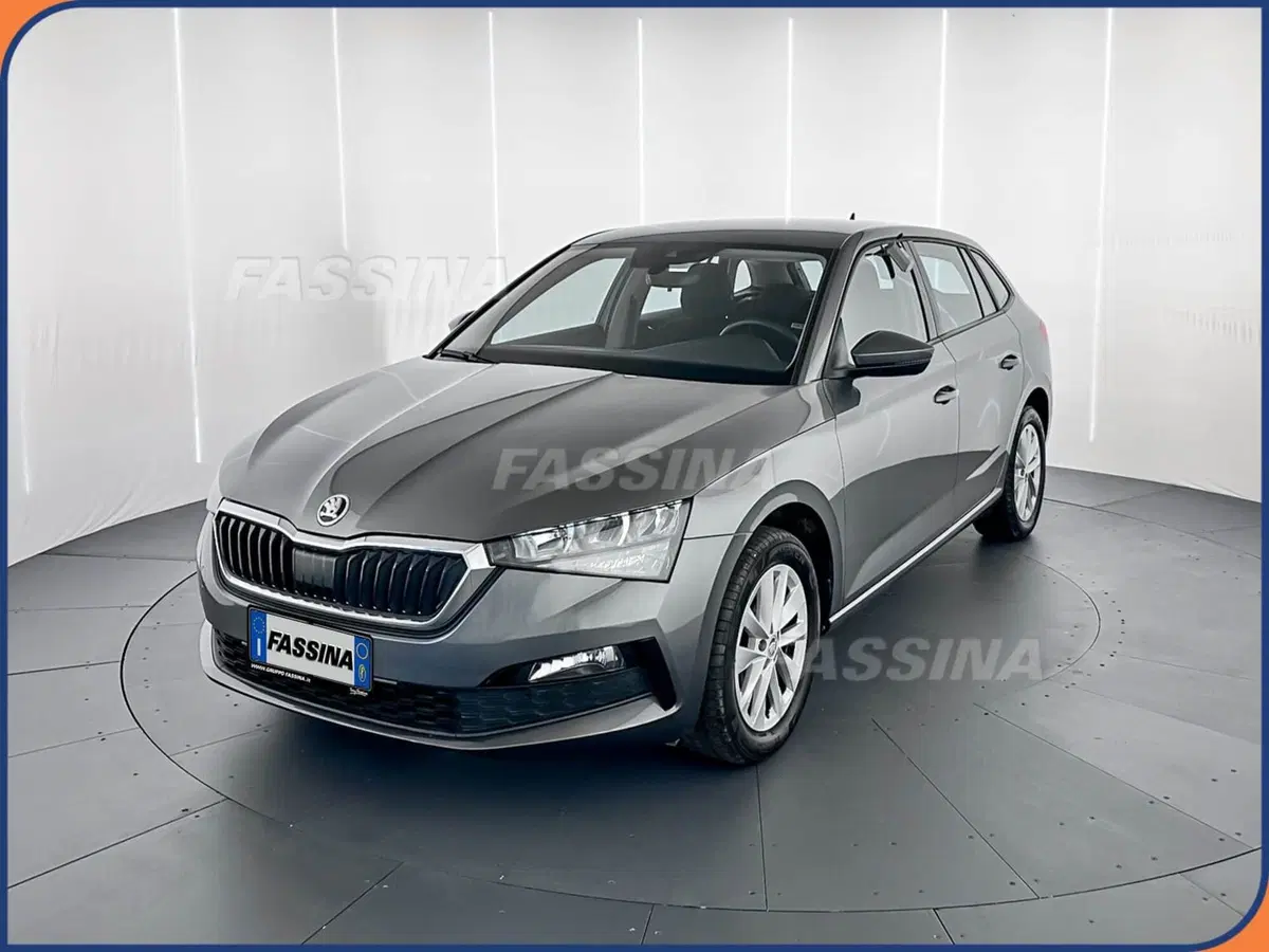 Skoda Scala usata a Milano (3)