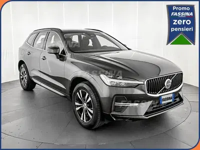 Volvo XC60 B4 Geartronic Momentum Pro del 2022 usata a Milano