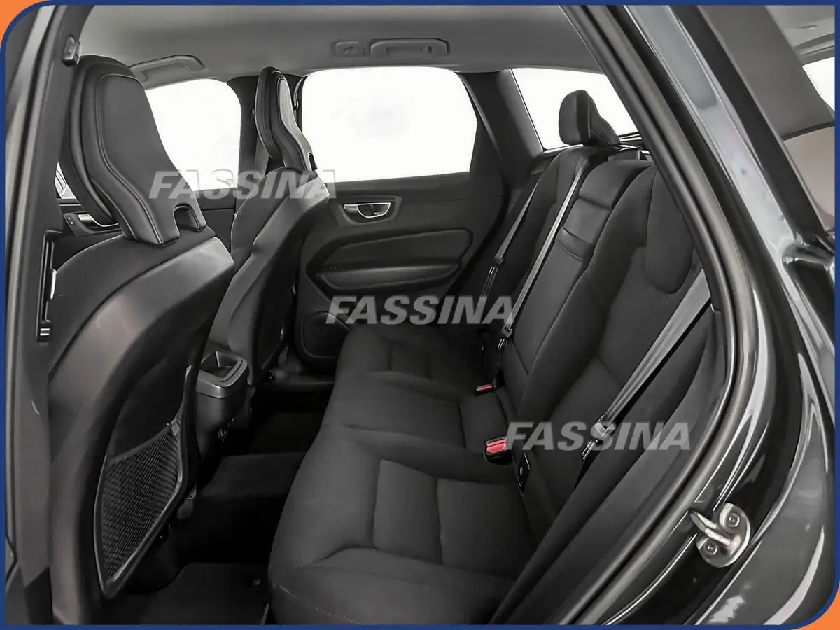 Volvo XC60 usata a Milano (10)