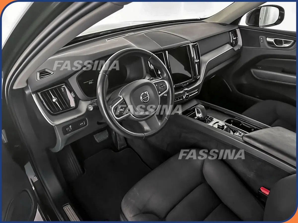 Volvo XC60 usata a Milano (9)