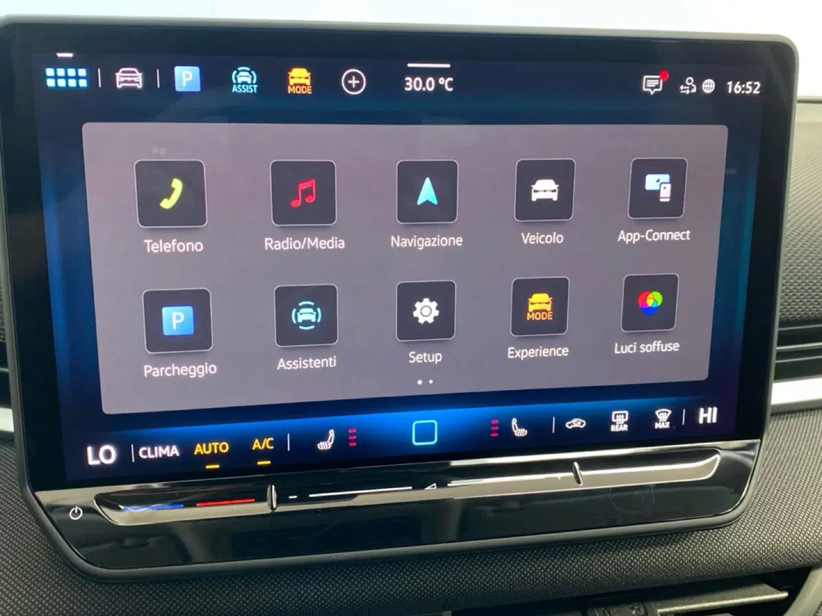 Volkswagen T-Roc nuova a Lodi (12)