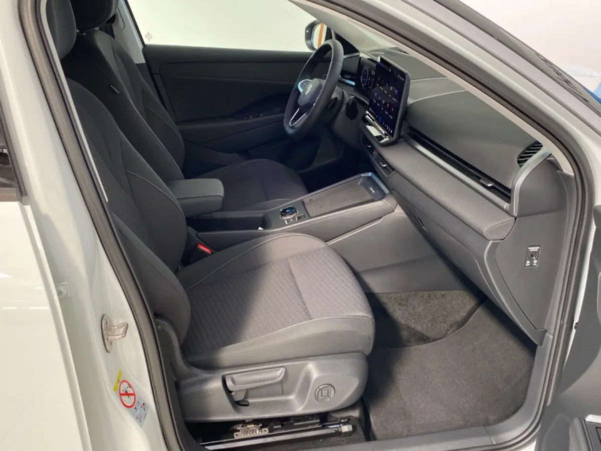 Volkswagen T-Roc nuova a Lodi (6)